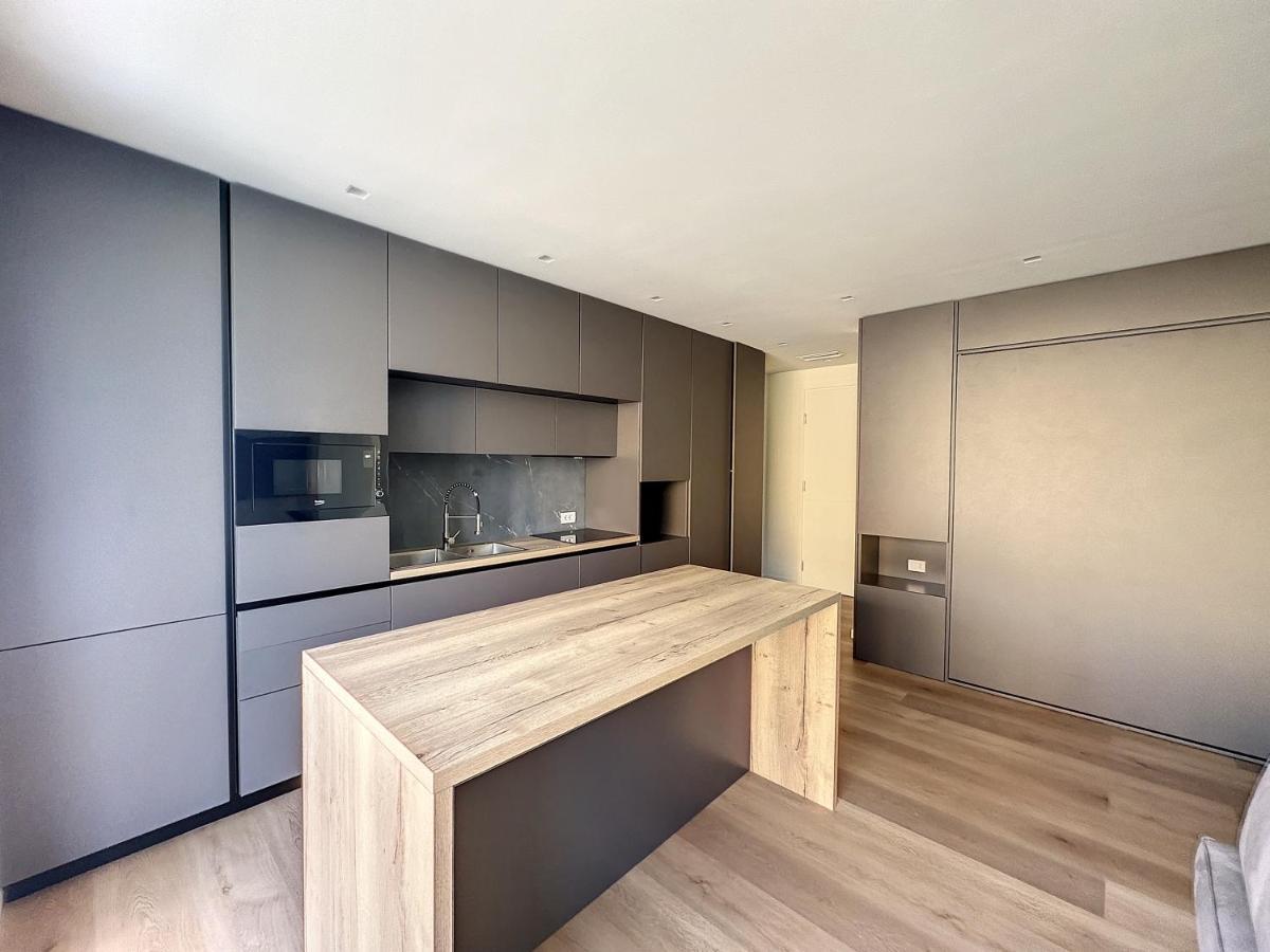 Apartment Ad *