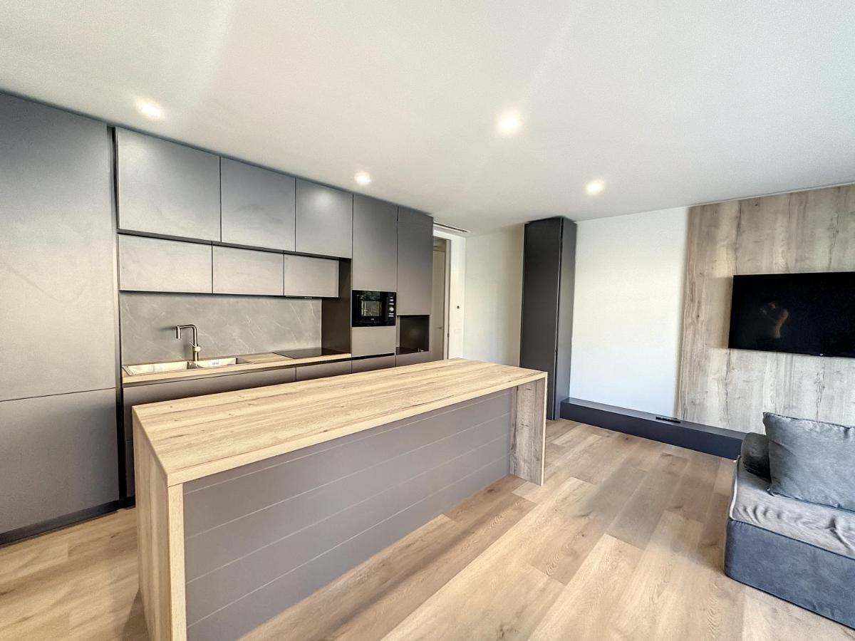 Apartment Ad *